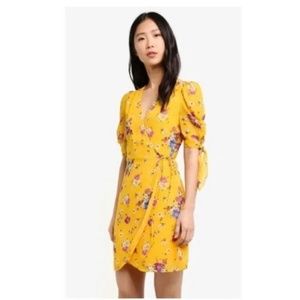 MANGO FLORAL WRAP DRESS size XS